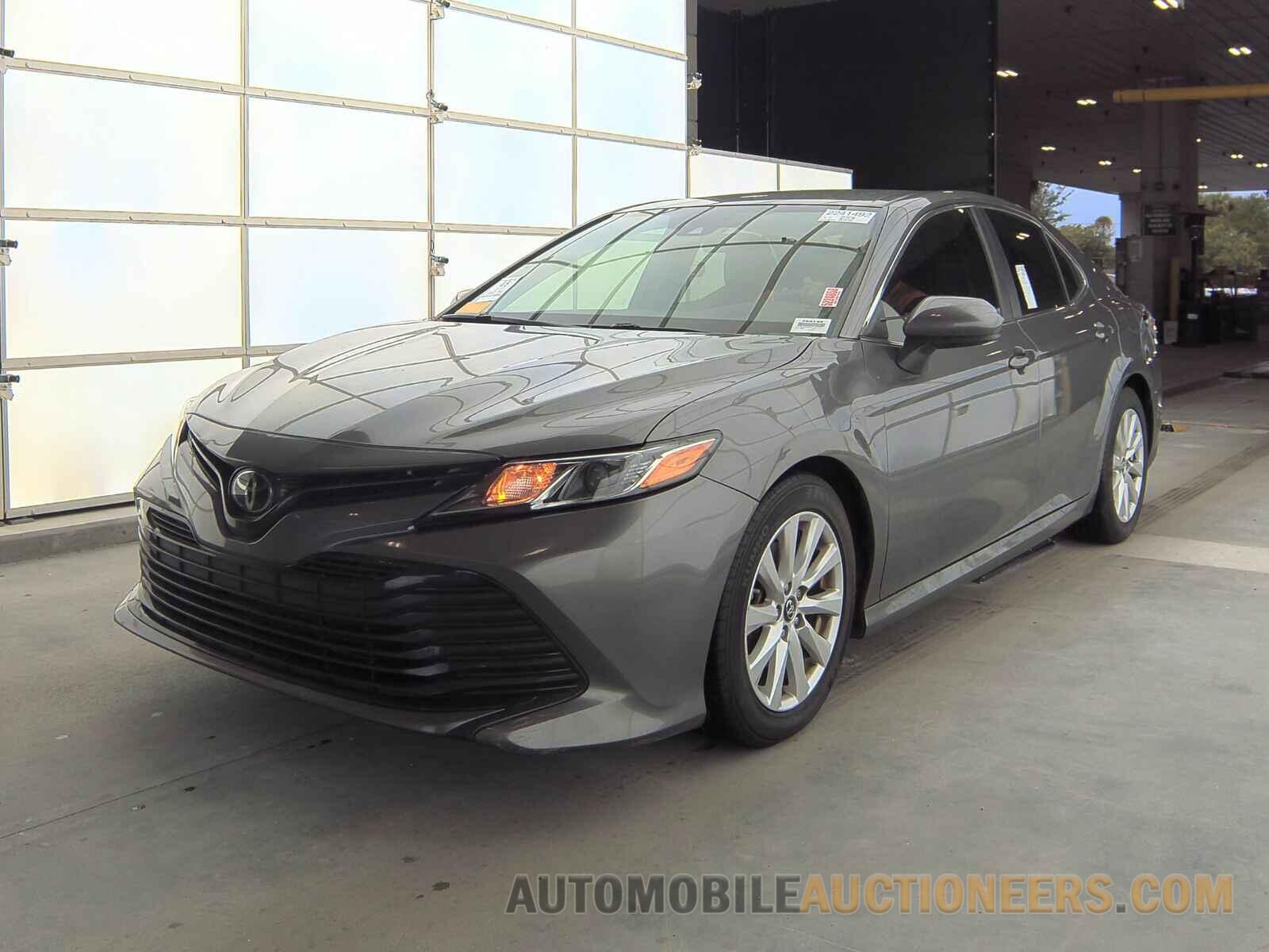 4T1B11HK8KU788146 Toyota Camry 2019