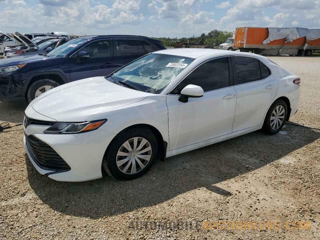 4T1B11HK8KU800649 TOYOTA CAMRY 2019