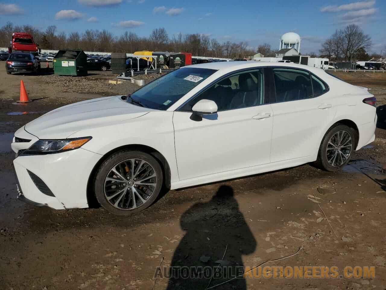 4T1B11HK8KU802806 TOYOTA CAMRY 2019