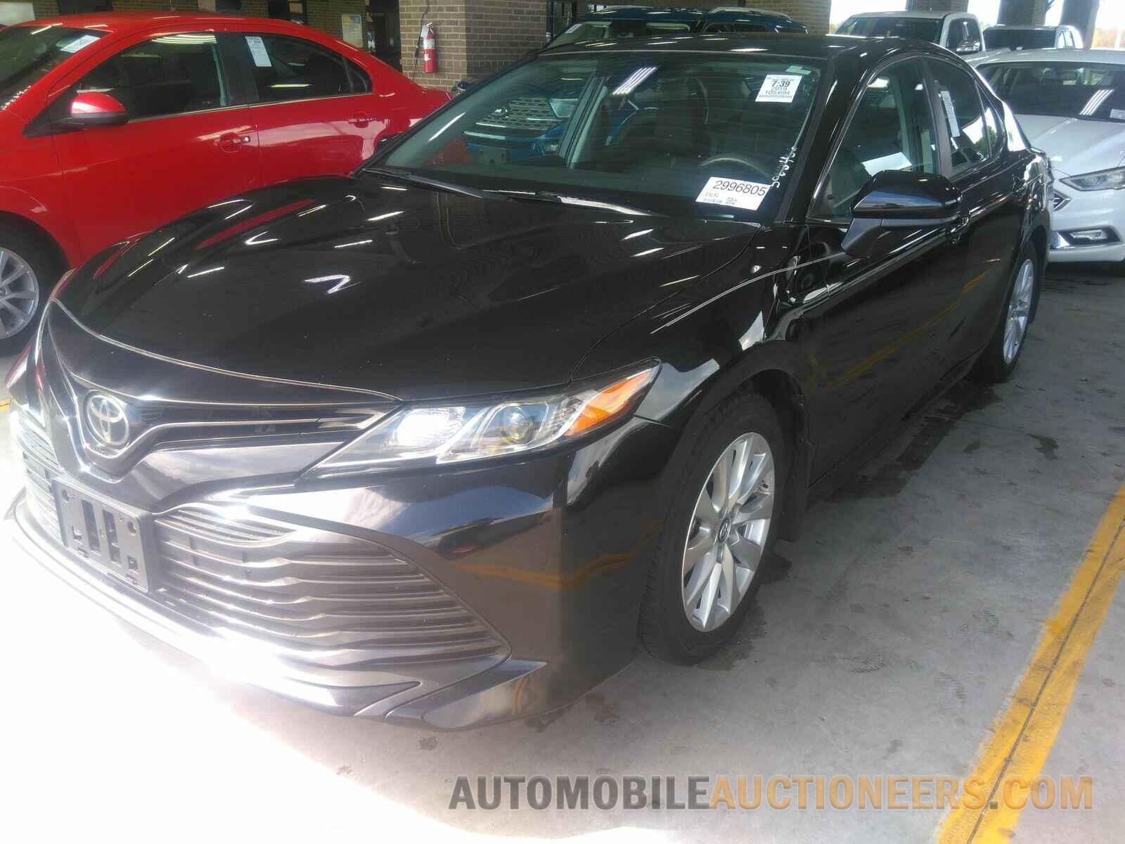 4T1B11HK8KU813644 Toyota Camry LE 2019