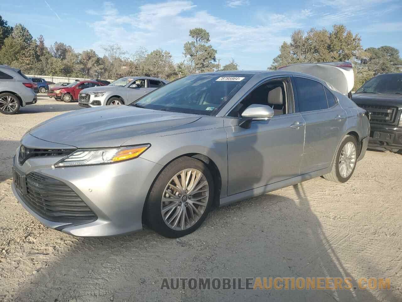 4T1B11HK8KU822375 TOYOTA CAMRY 2019