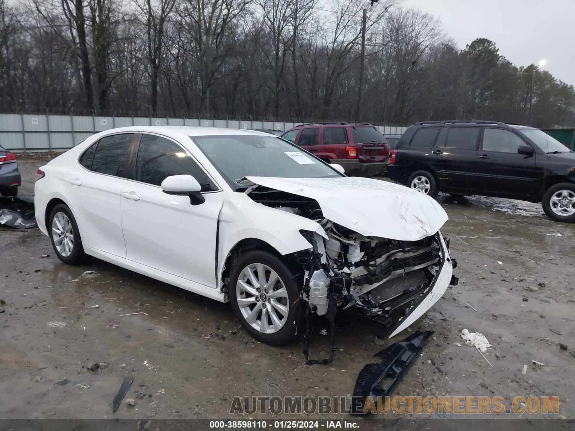 4T1B11HK8KU838317 TOYOTA CAMRY 2019