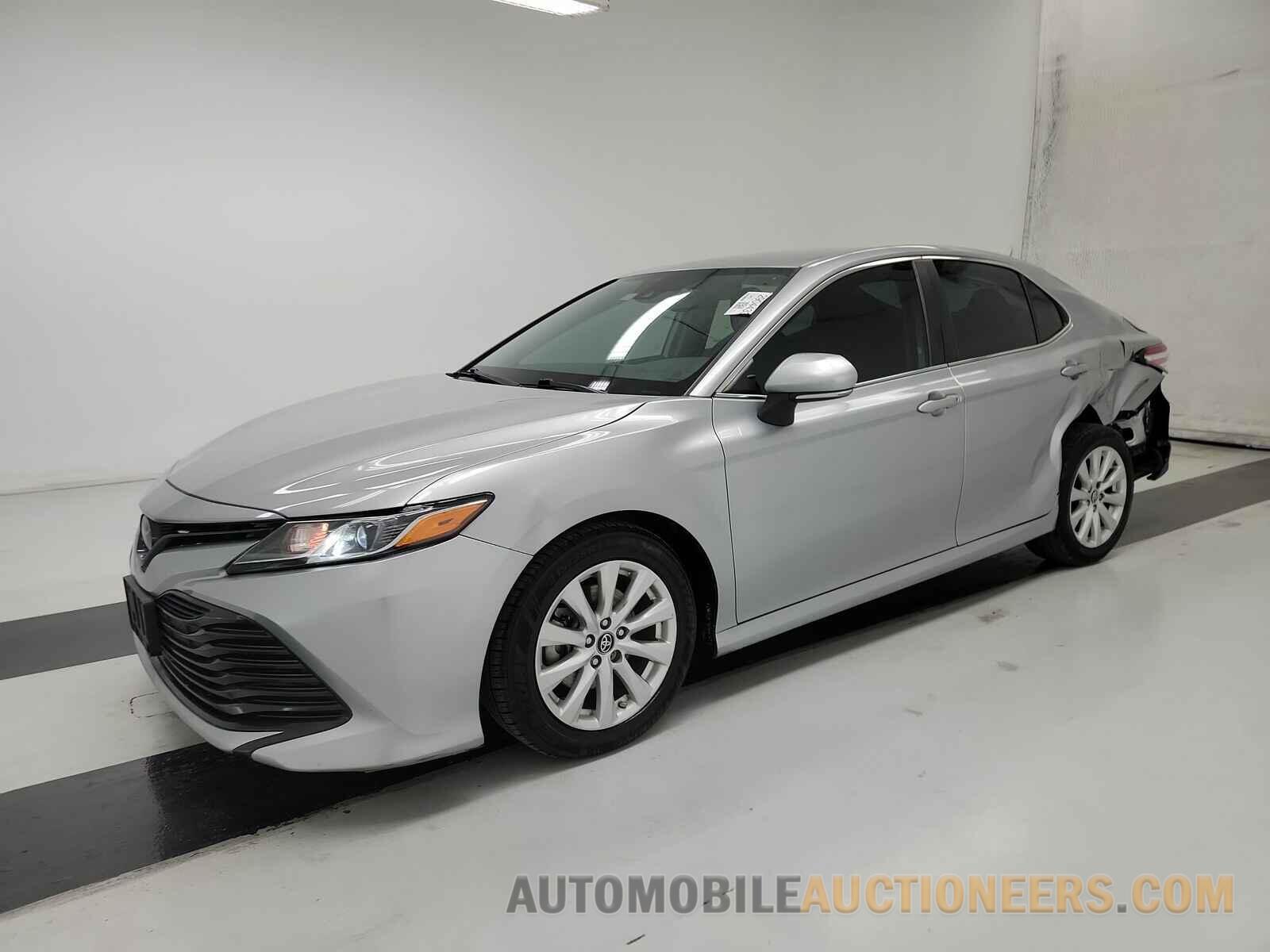 4T1B11HK8KU855988 Toyota Camry 2019