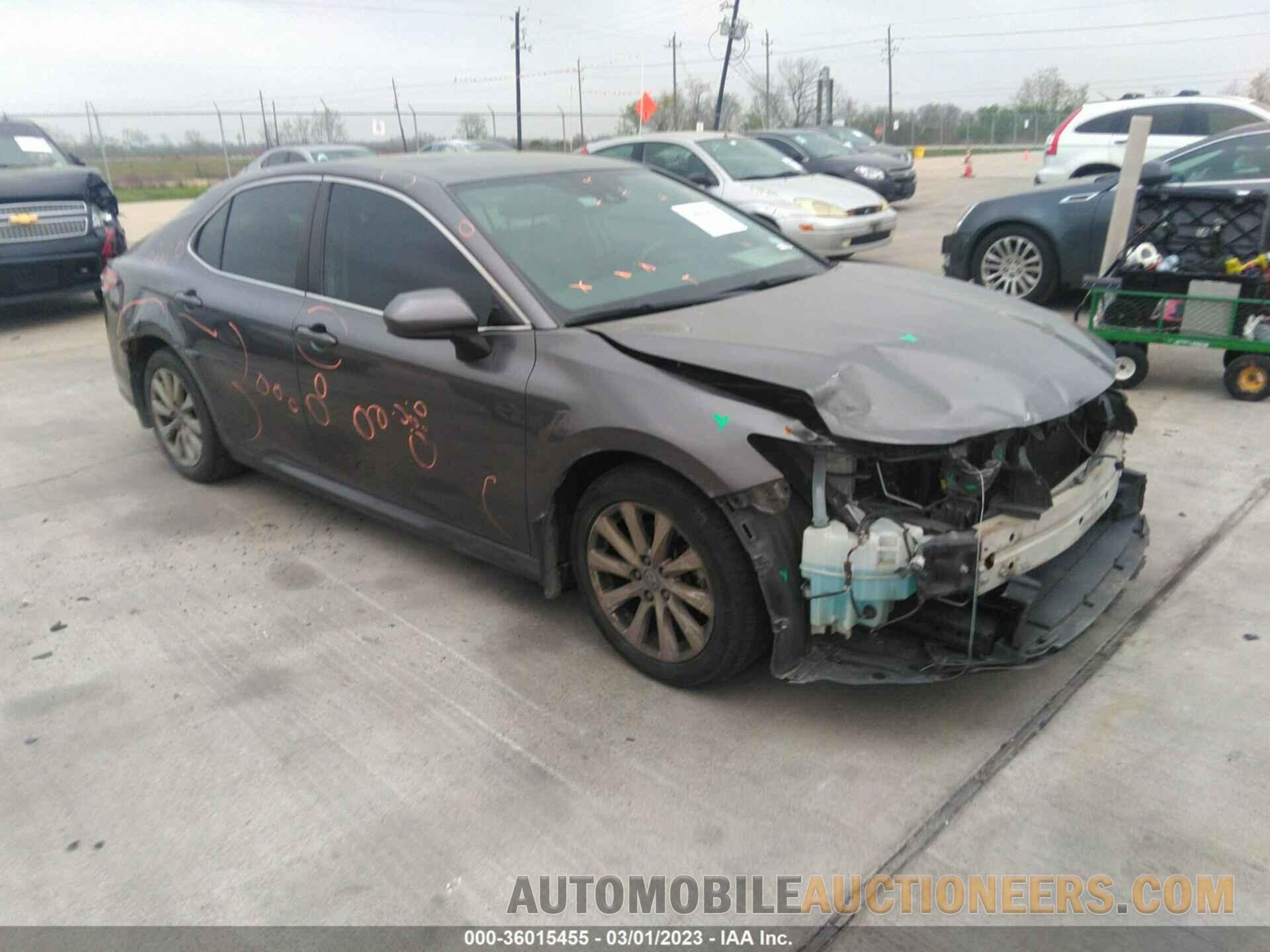 4T1B11HK8KU856526 TOYOTA CAMRY 2019