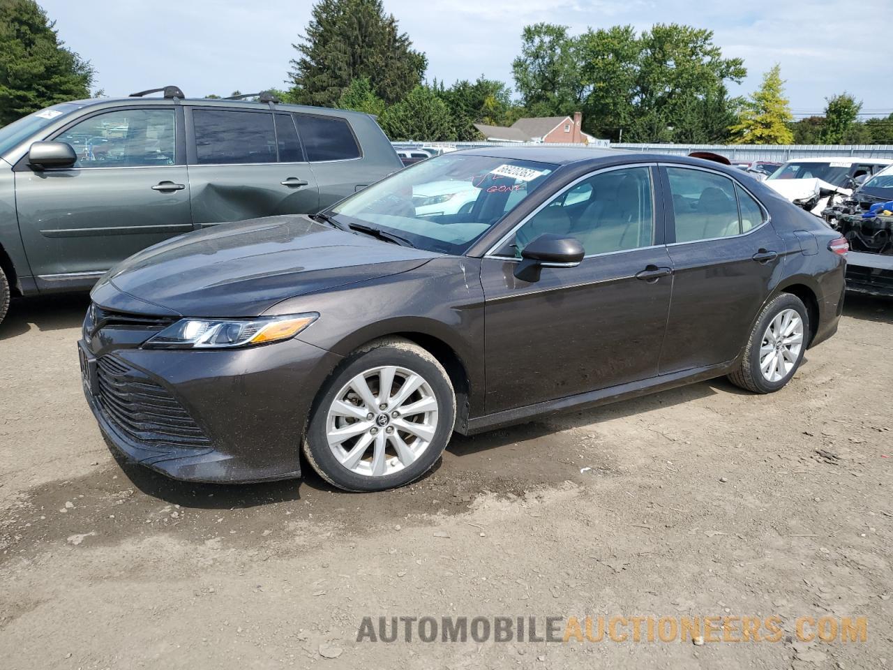 4T1B11HK8KU856560 TOYOTA CAMRY 2019