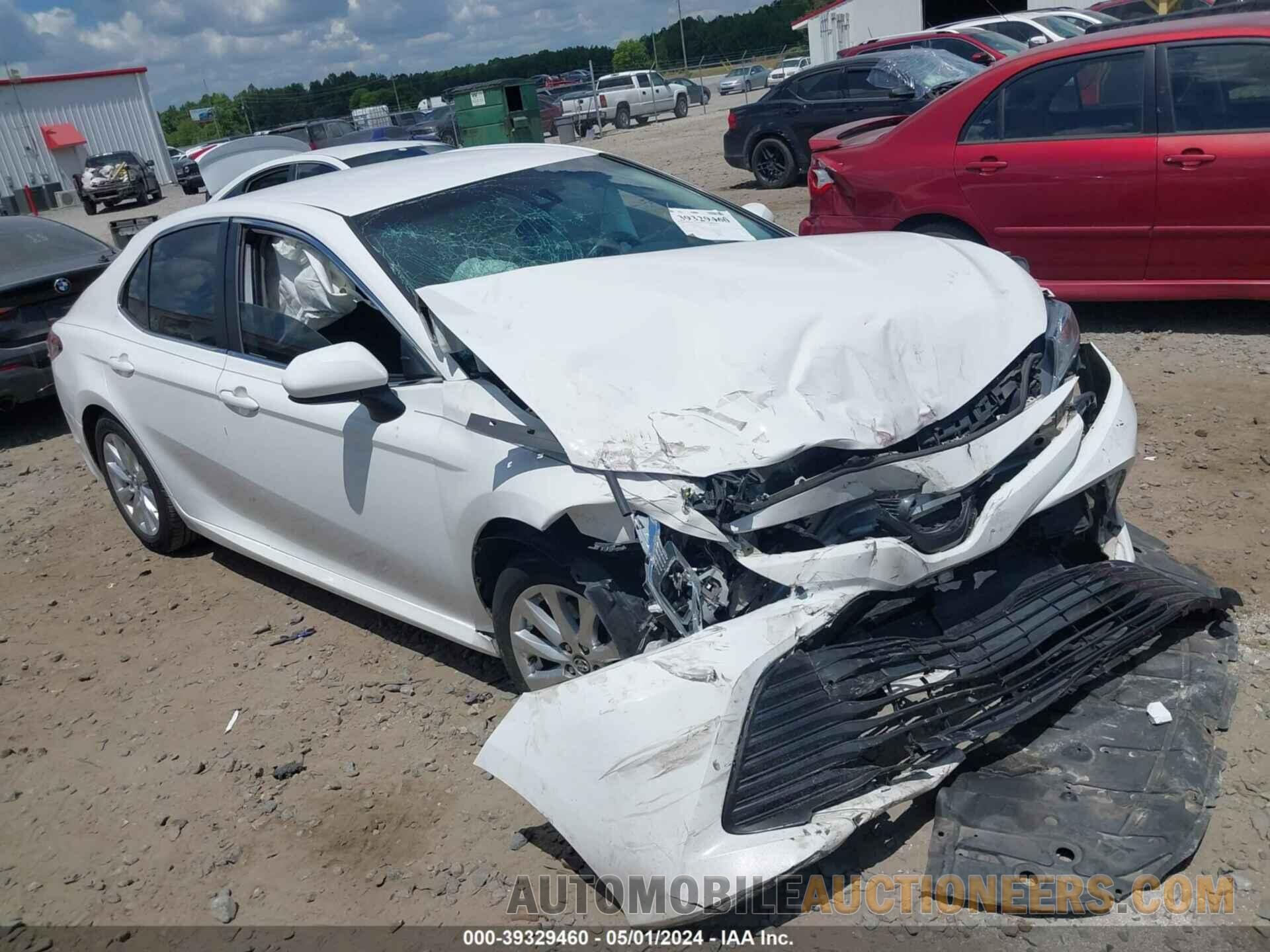 4T1B11HK9JU005737 TOYOTA CAMRY 2018