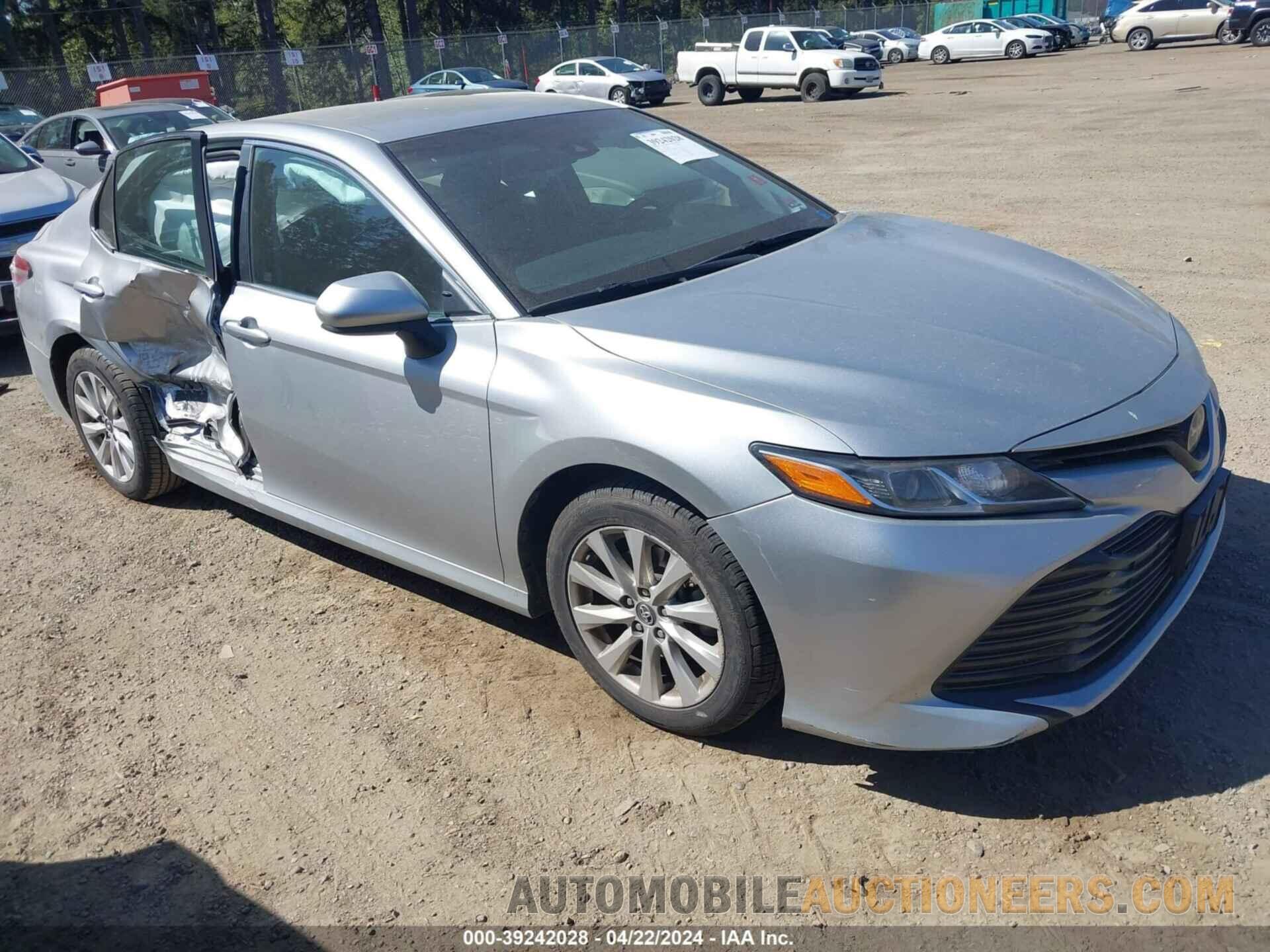 4T1B11HK9JU010792 TOYOTA CAMRY 2018