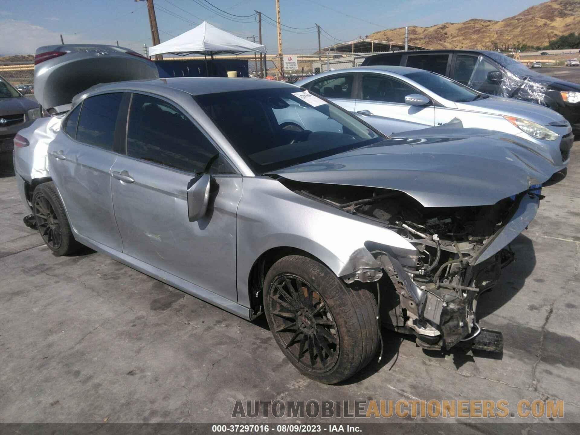 4T1B11HK9JU011358 TOYOTA CAMRY 2018