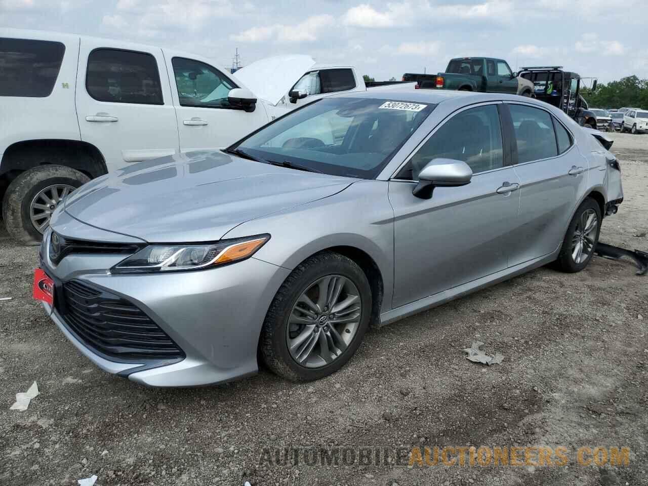 4T1B11HK9JU014437 TOYOTA CAMRY 2018