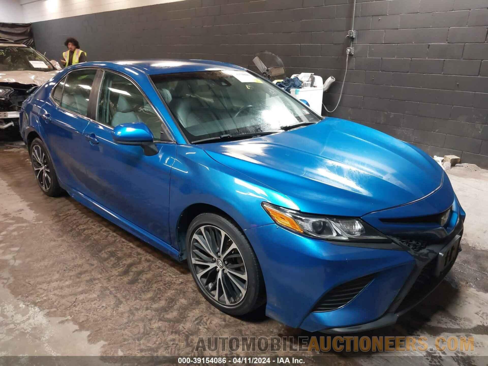 4T1B11HK9JU022005 TOYOTA CAMRY 2018