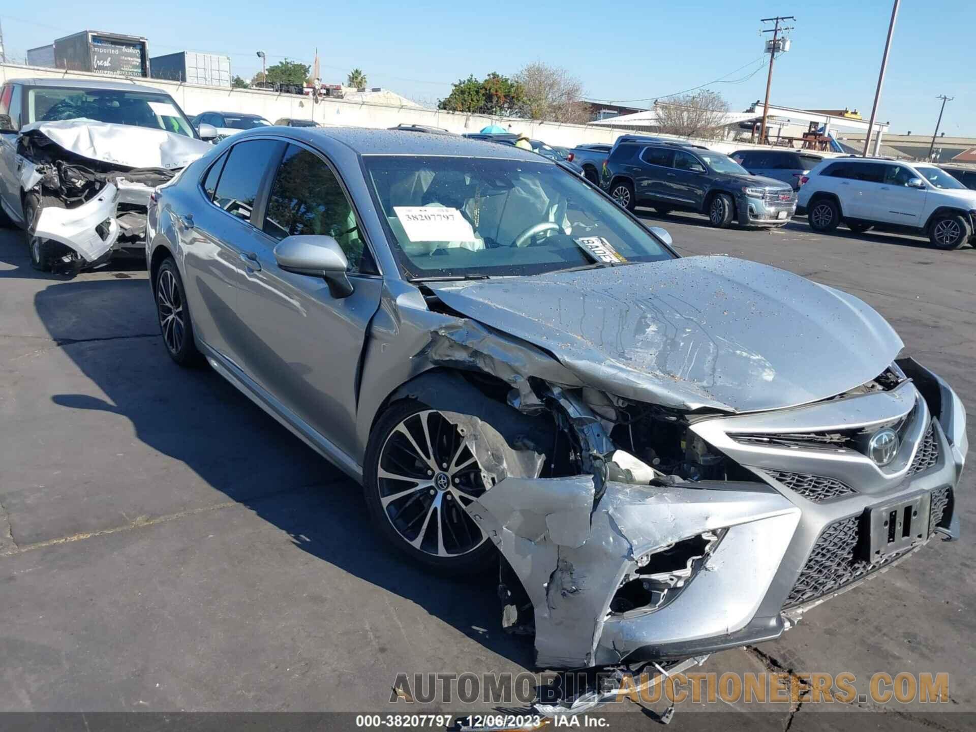 4T1B11HK9JU022764 TOYOTA CAMRY 2018