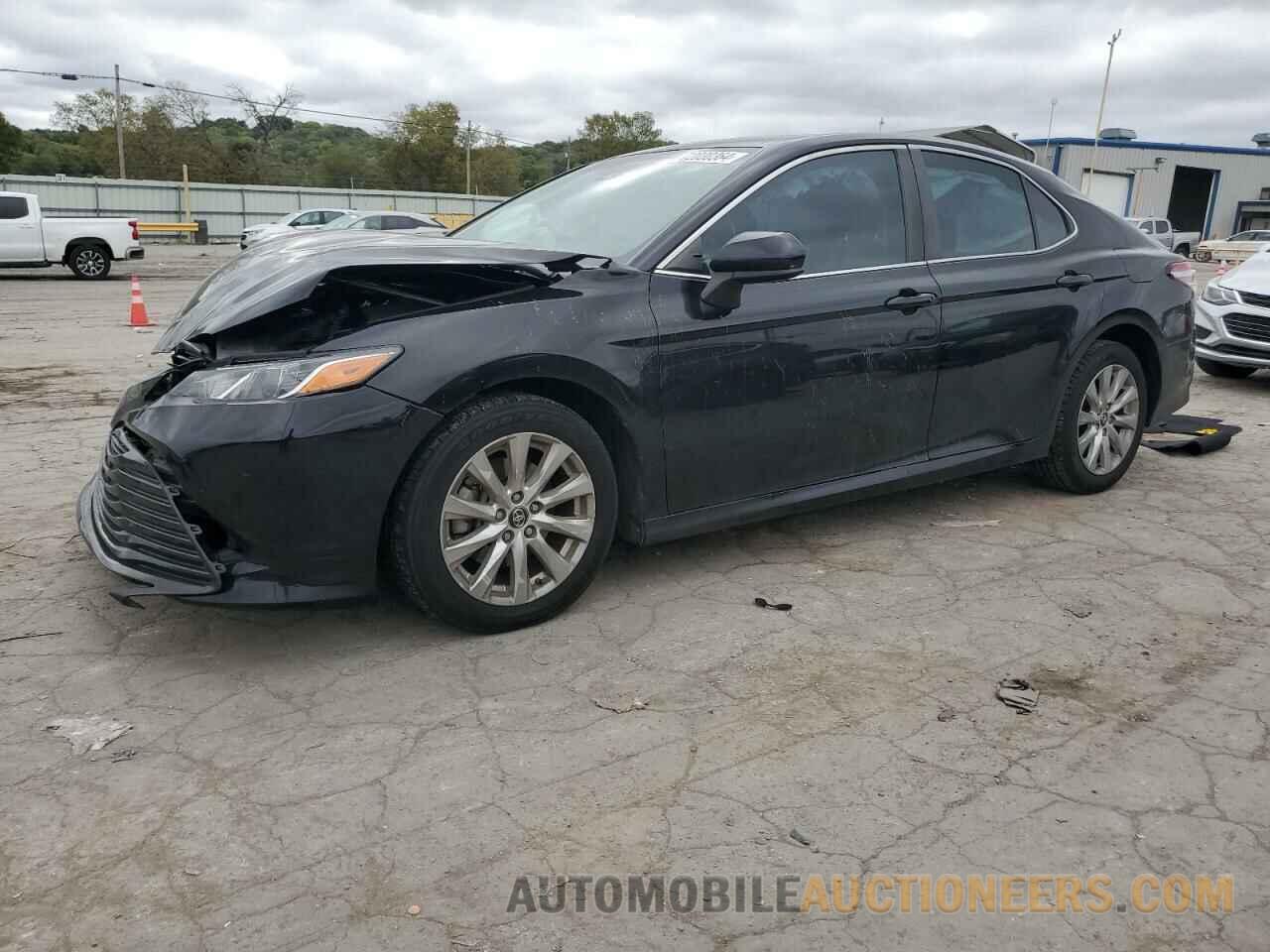 4T1B11HK9JU027138 TOYOTA CAMRY 2018