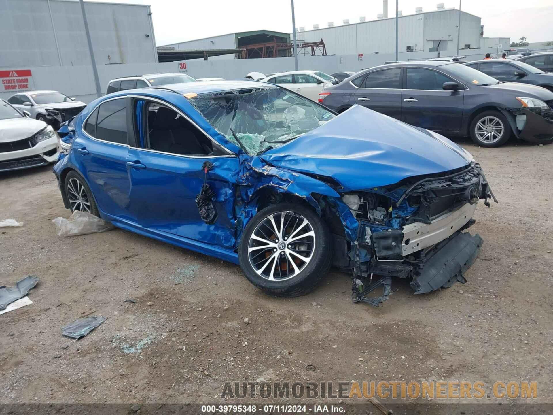 4T1B11HK9JU028001 TOYOTA CAMRY 2018