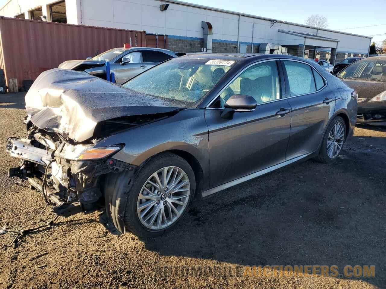 4T1B11HK9JU031626 TOYOTA CAMRY 2018