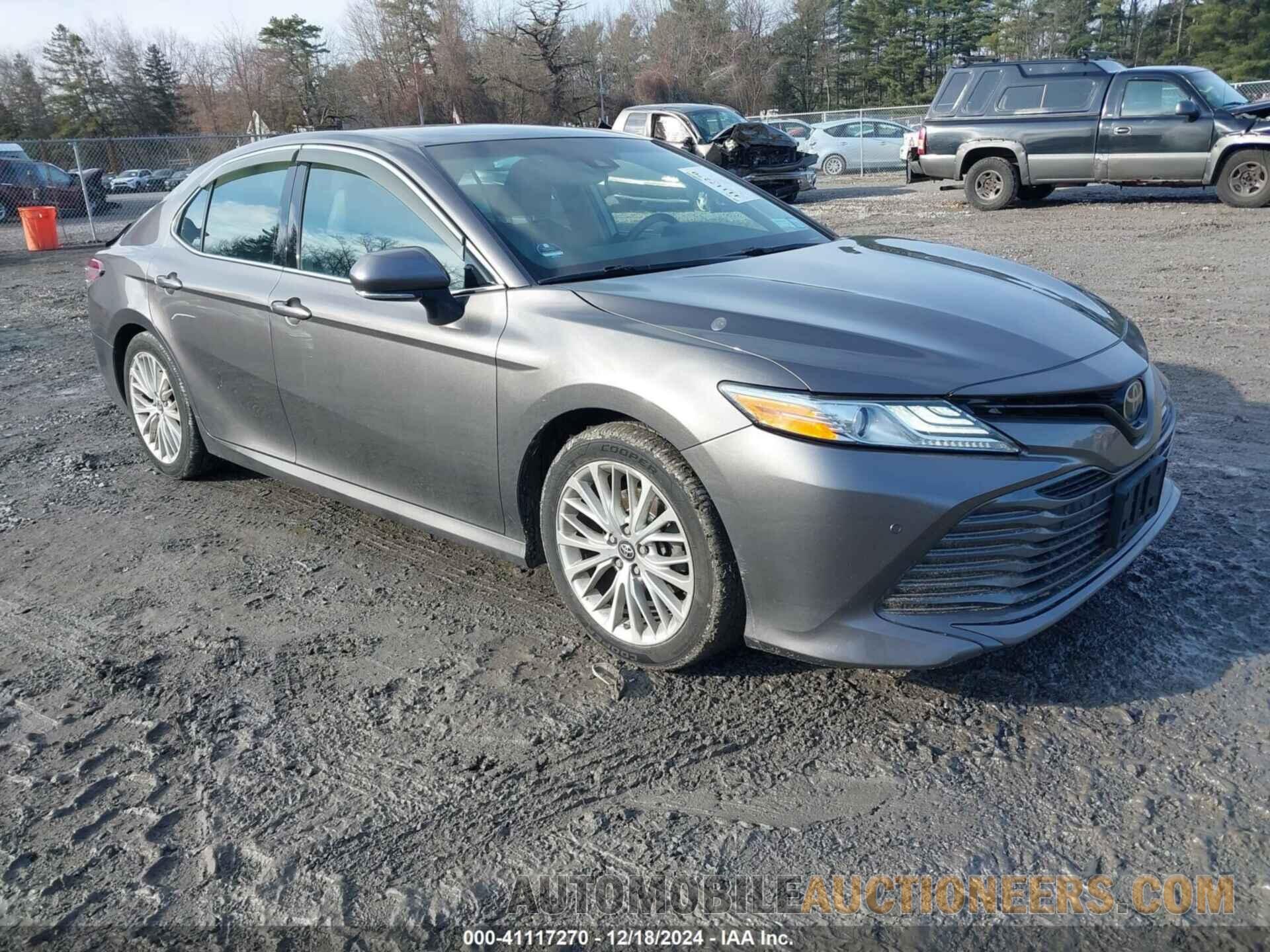 4T1B11HK9JU032419 TOYOTA CAMRY 2018