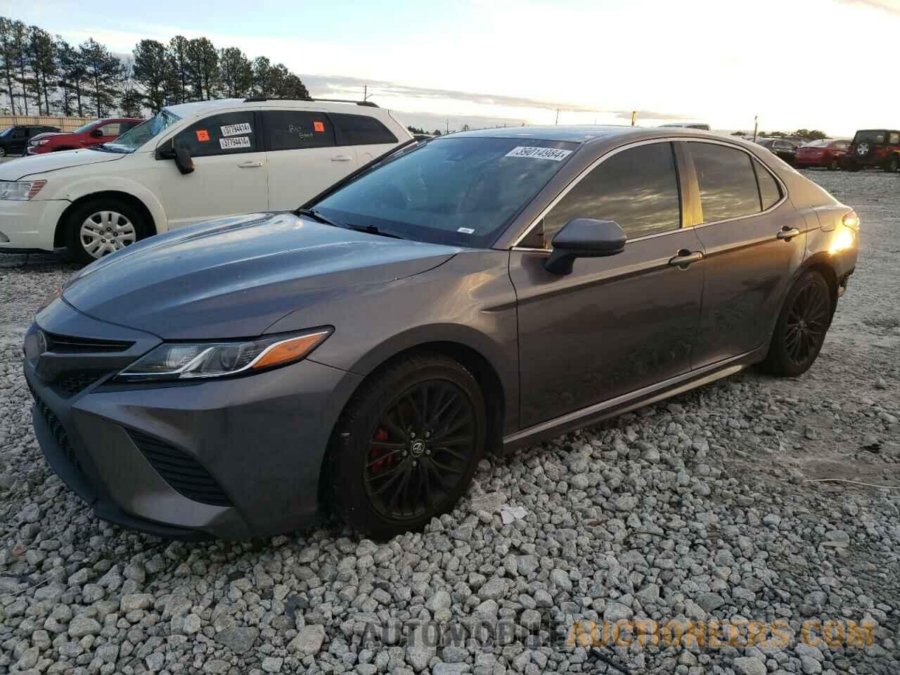 4T1B11HK9JU034008 TOYOTA CAMRY 2018