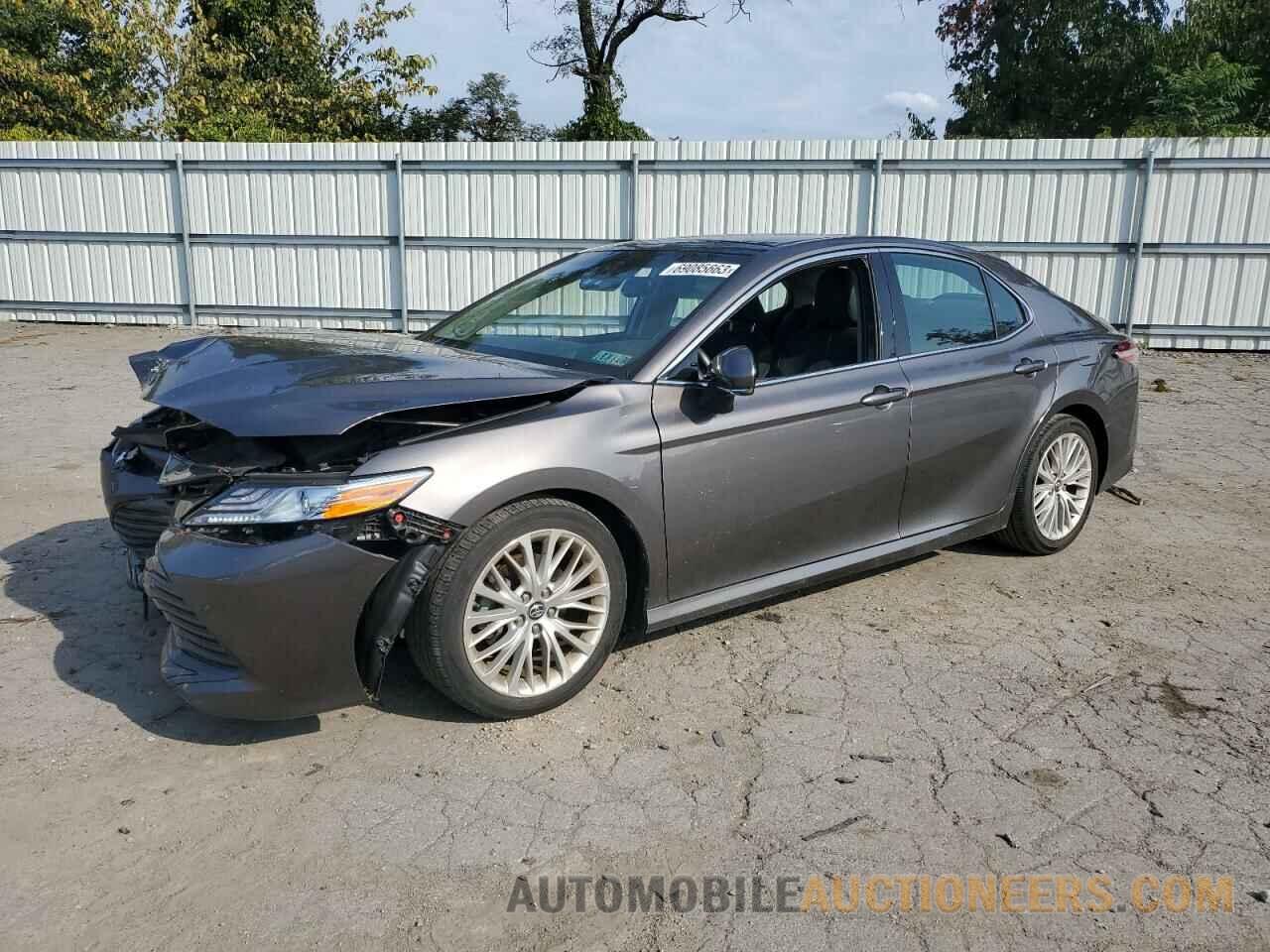 4T1B11HK9JU037913 TOYOTA CAMRY 2018