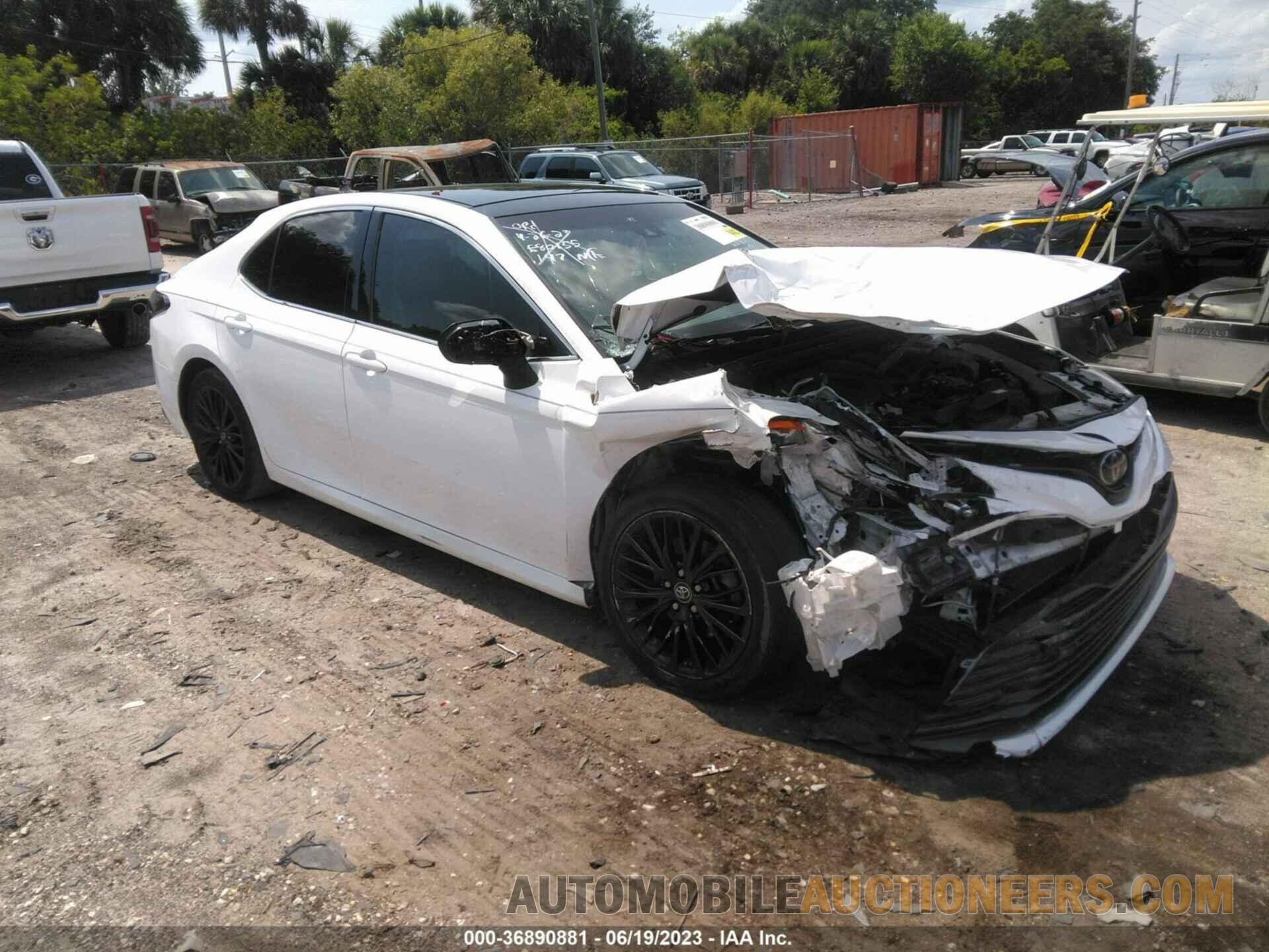 4T1B11HK9JU038821 TOYOTA CAMRY 2018