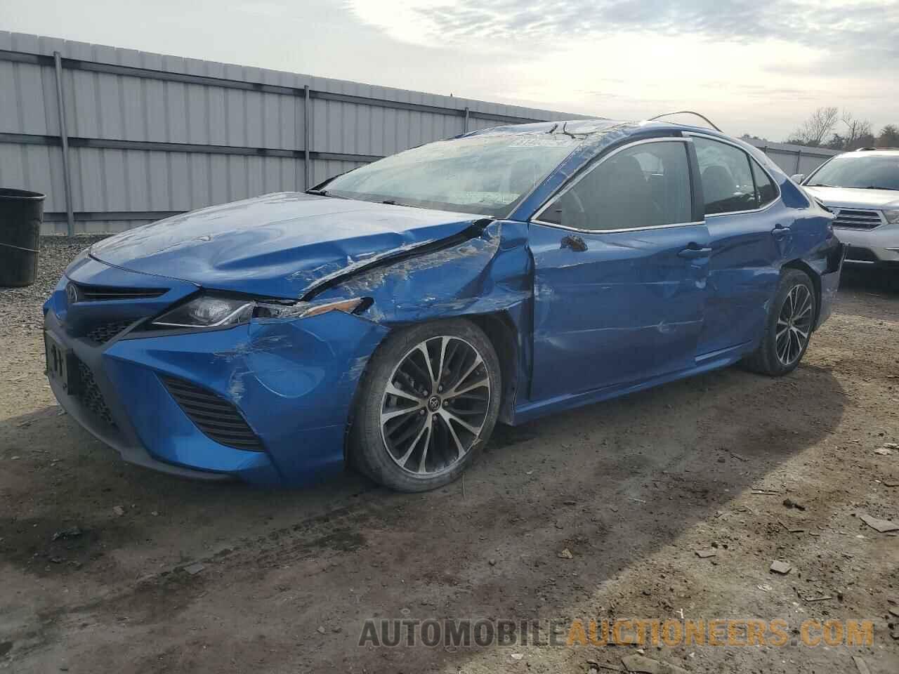 4T1B11HK9JU040293 TOYOTA CAMRY 2018