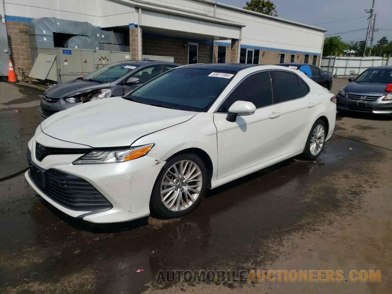 4T1B11HK9JU043243 TOYOTA CAMRY 2018