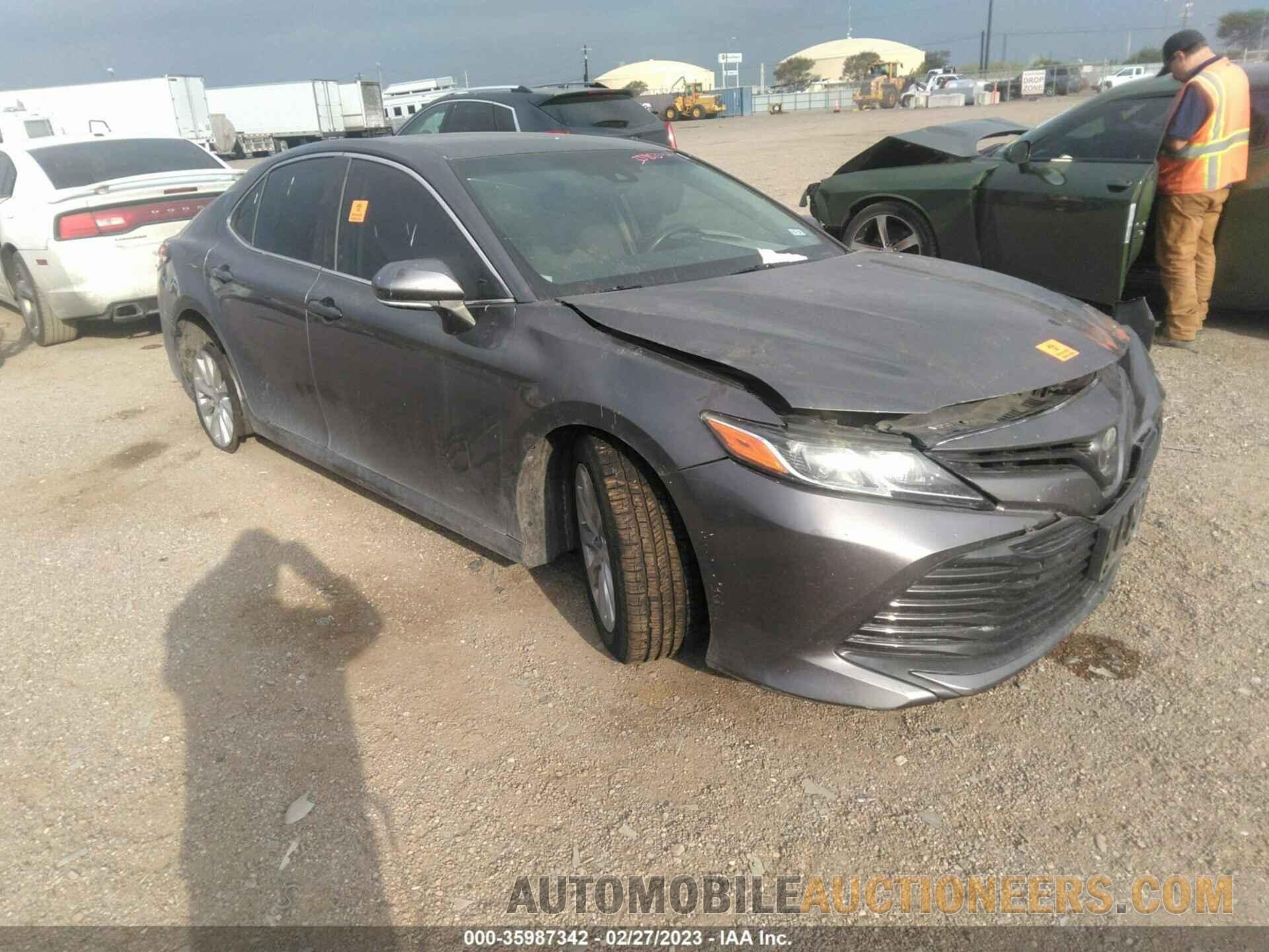 4T1B11HK9JU043453 TOYOTA CAMRY 2018