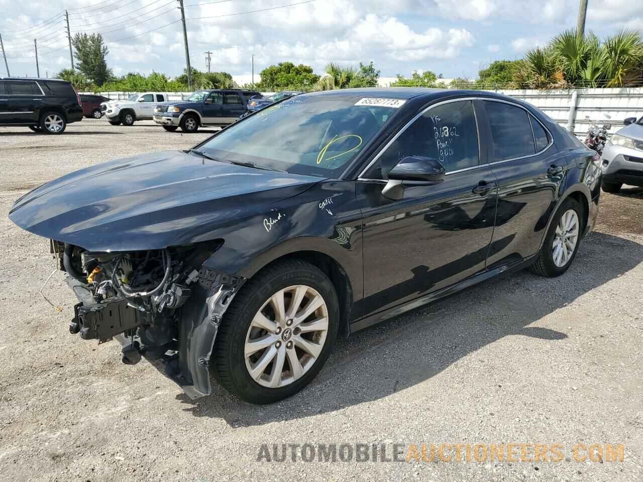 4T1B11HK9JU044604 TOYOTA CAMRY 2018