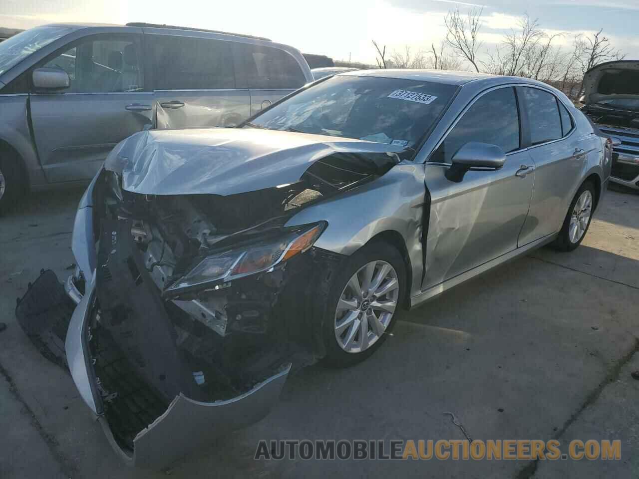 4T1B11HK9JU046787 TOYOTA CAMRY 2018