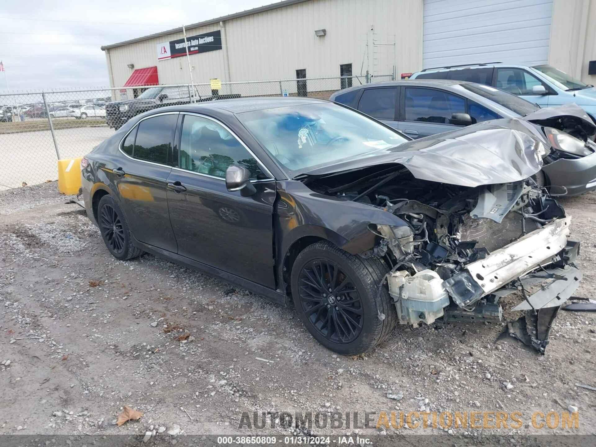 4T1B11HK9JU054694 TOYOTA CAMRY 2018