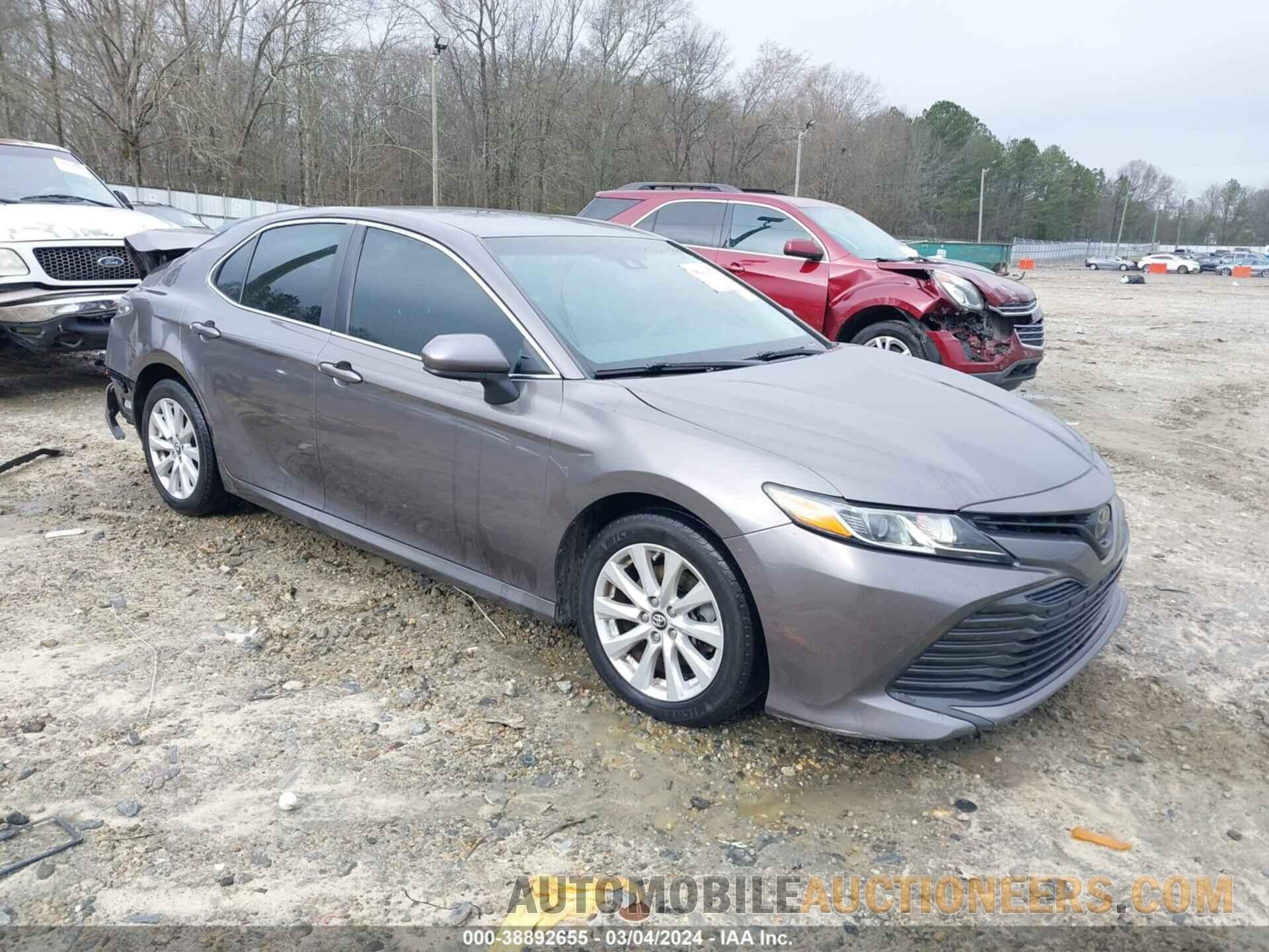 4T1B11HK9JU055232 TOYOTA CAMRY 2018