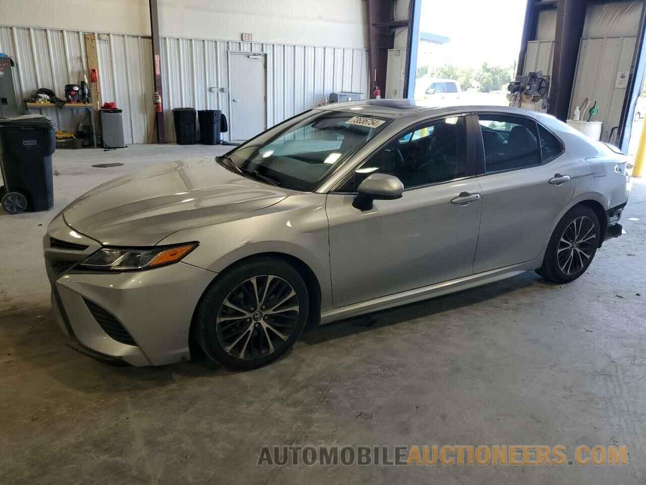 4T1B11HK9JU056848 TOYOTA CAMRY 2018