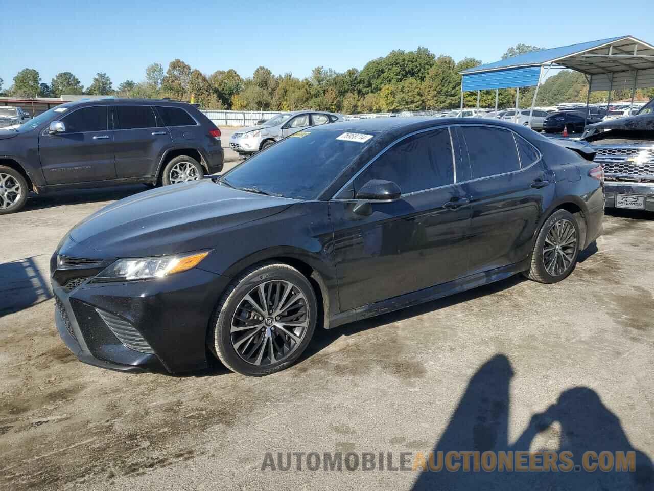 4T1B11HK9JU059717 TOYOTA CAMRY 2018