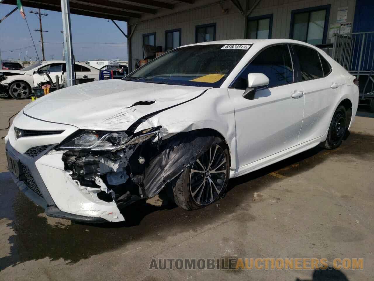 4T1B11HK9JU062052 TOYOTA CAMRY 2018