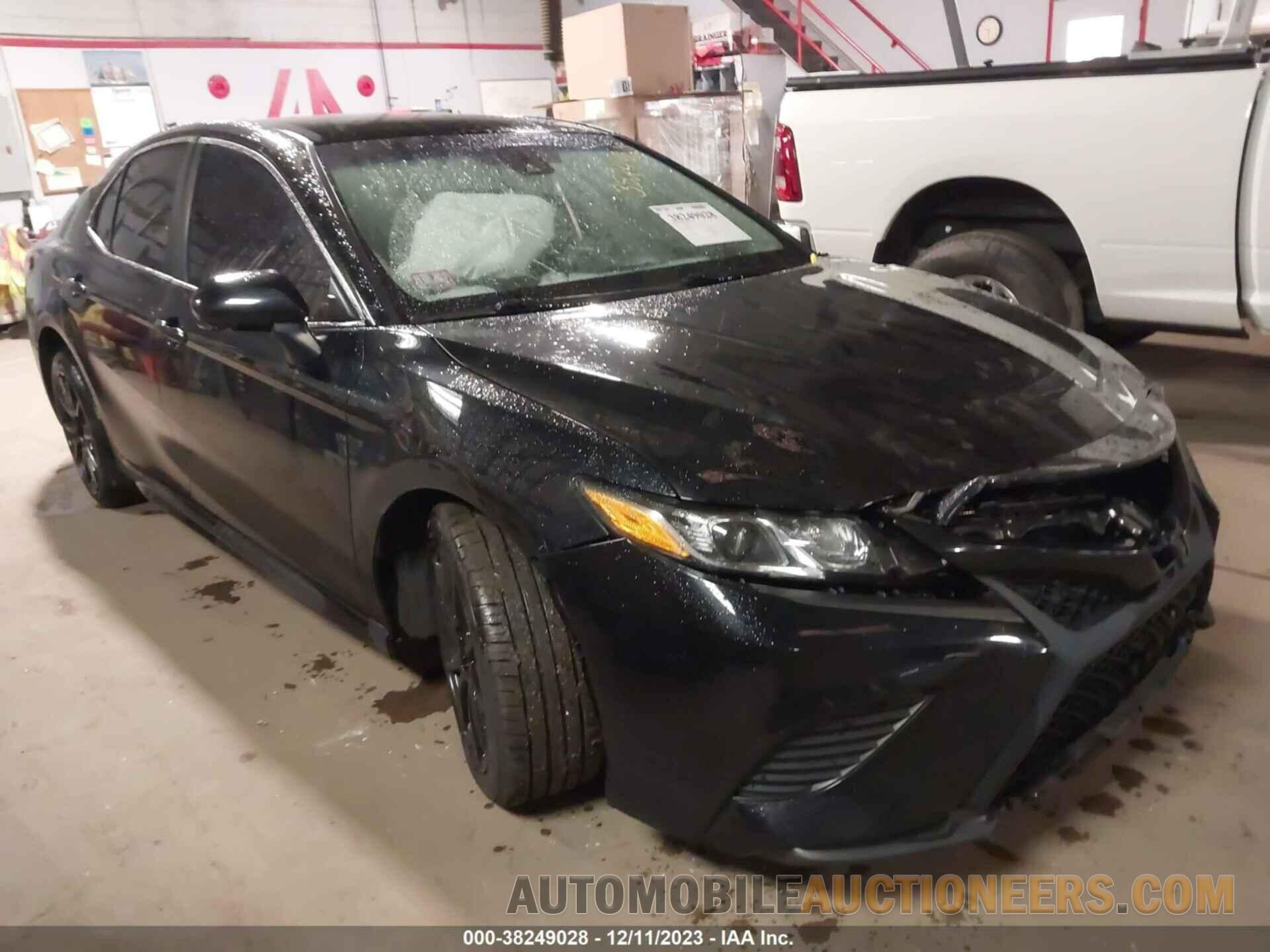 4T1B11HK9JU067672 TOYOTA CAMRY 2018