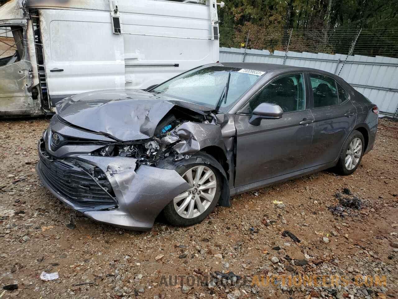 4T1B11HK9JU068319 TOYOTA CAMRY 2018