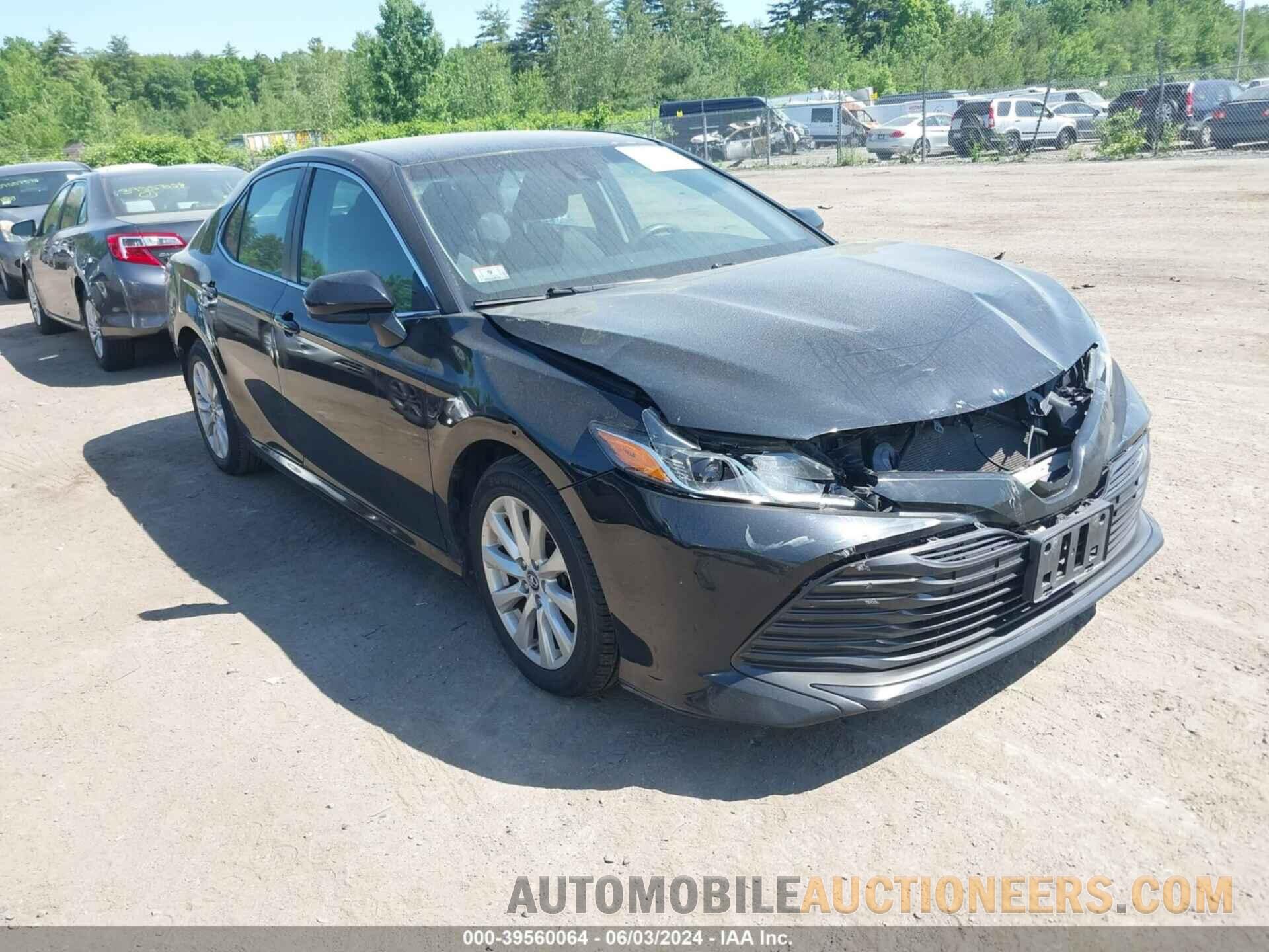 4T1B11HK9JU070118 TOYOTA CAMRY 2018