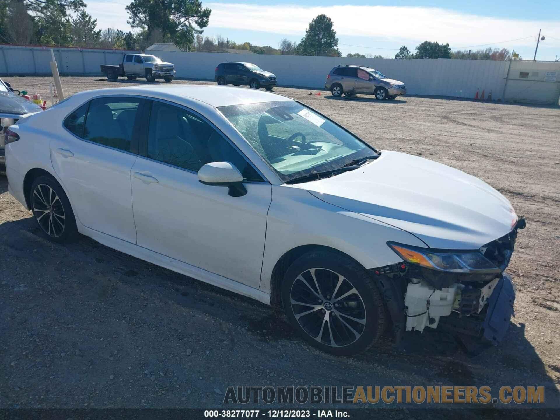 4T1B11HK9JU072340 TOYOTA CAMRY 2018