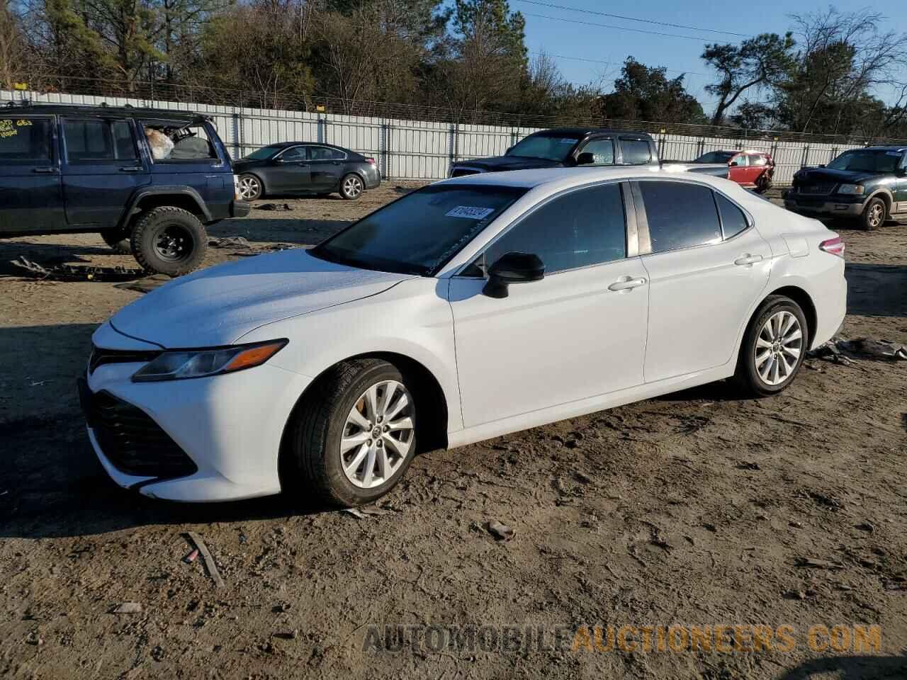 4T1B11HK9JU072614 TOYOTA CAMRY 2018