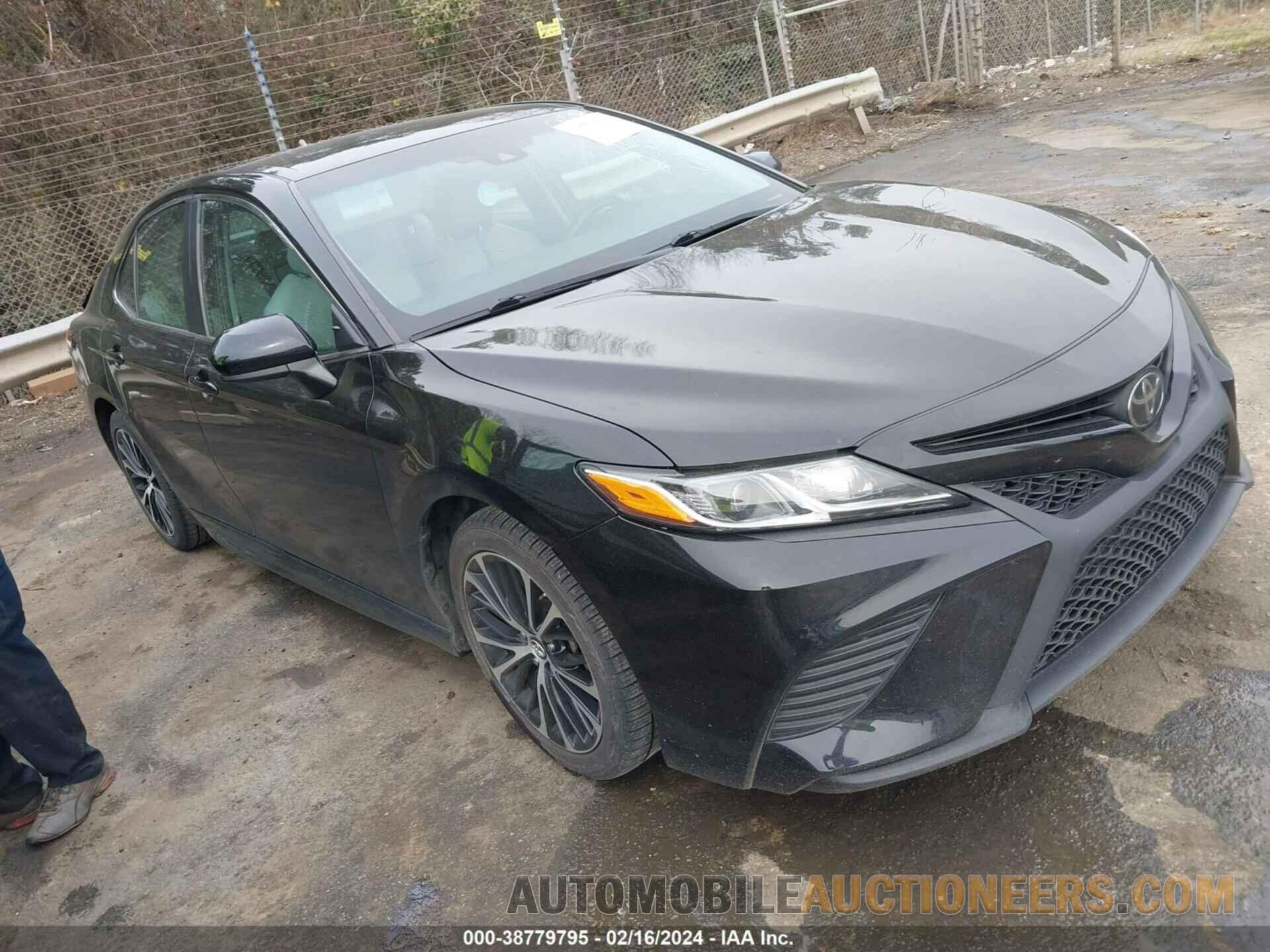 4T1B11HK9JU073102 TOYOTA CAMRY 2018