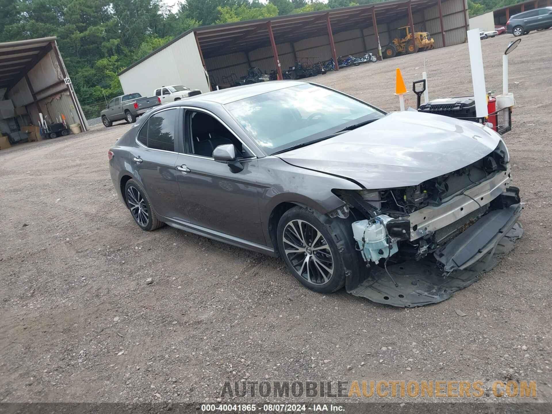 4T1B11HK9JU073195 TOYOTA CAMRY 2018