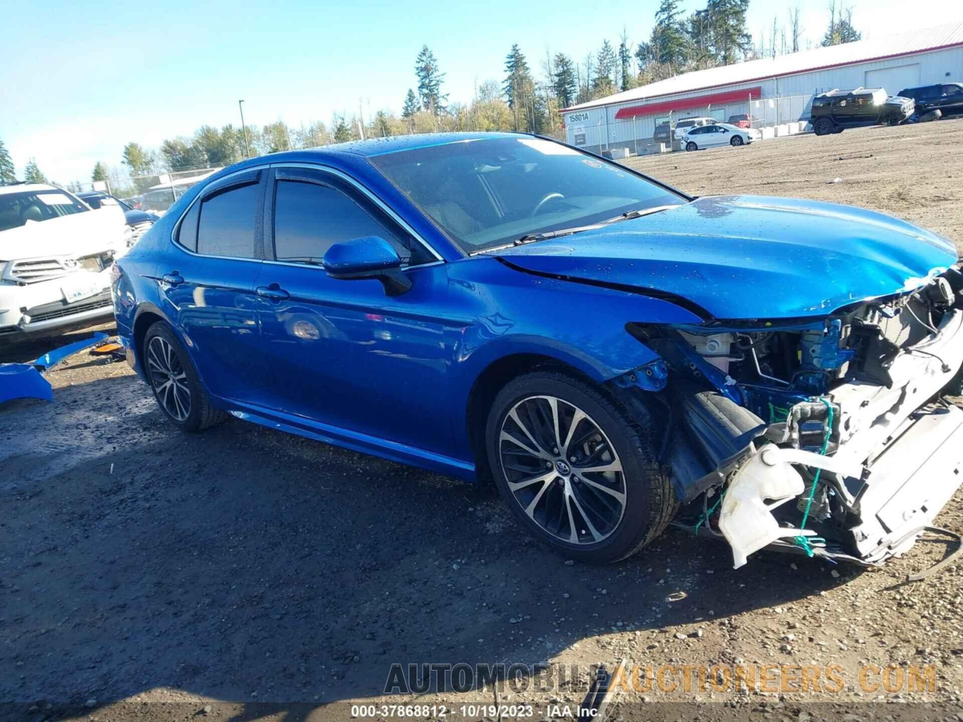 4T1B11HK9JU074315 TOYOTA CAMRY 2018