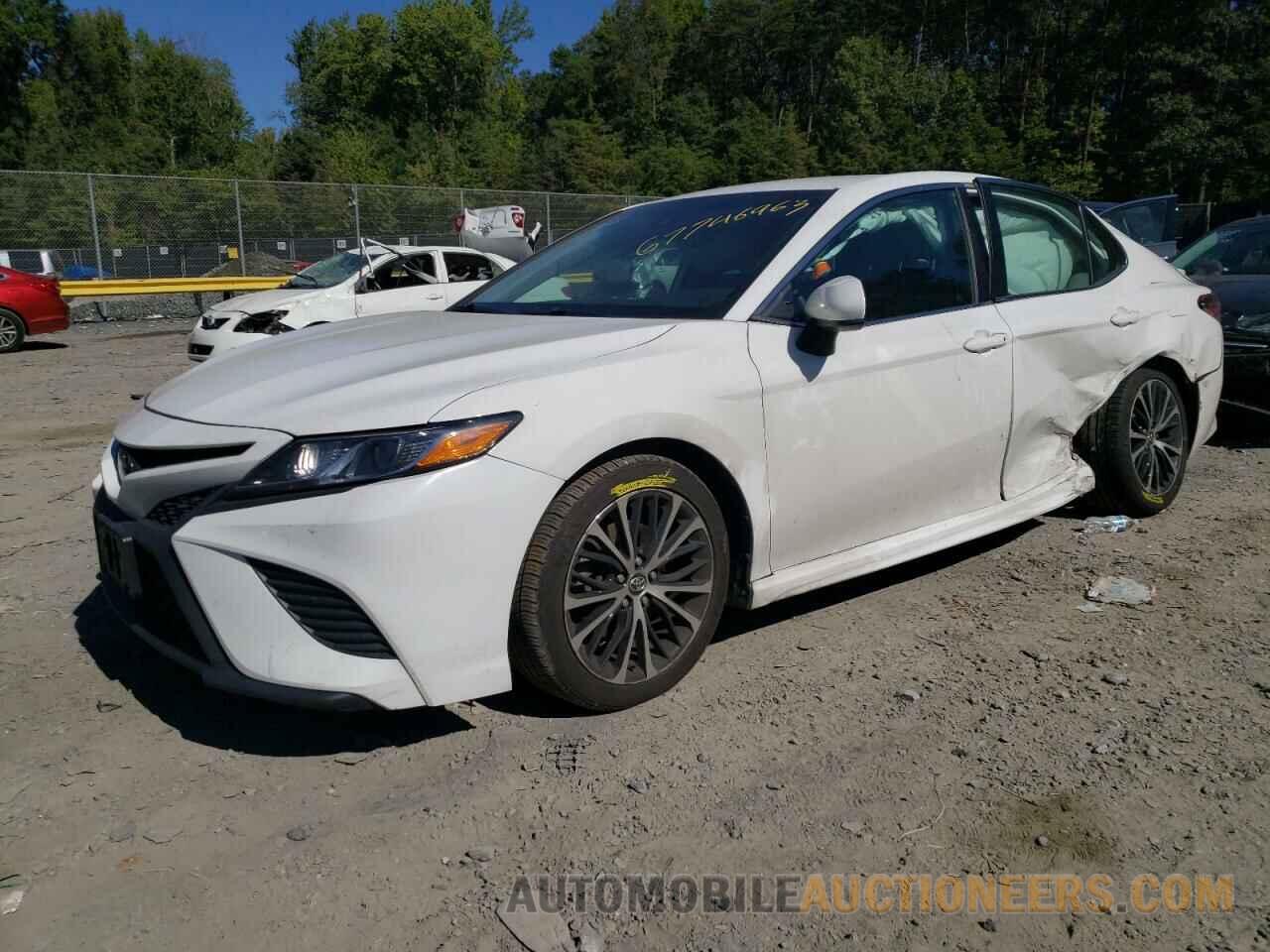 4T1B11HK9JU075576 TOYOTA CAMRY 2018