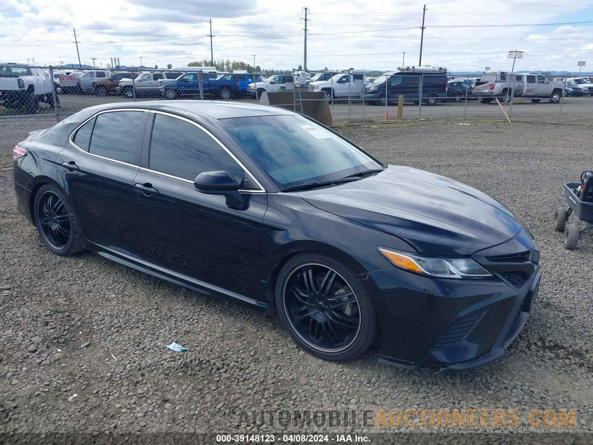 4T1B11HK9JU075738 TOYOTA CAMRY 2018