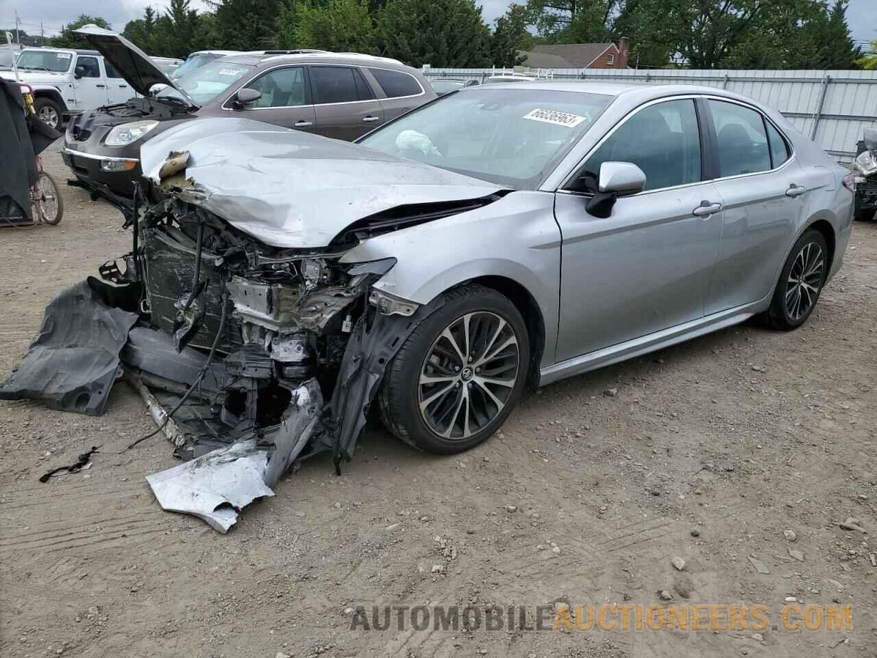 4T1B11HK9JU077036 TOYOTA CAMRY 2018