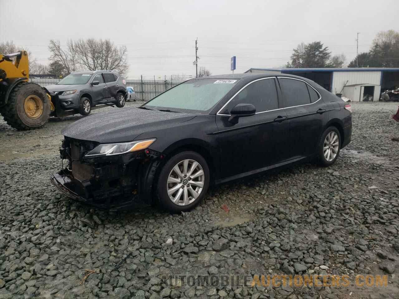 4T1B11HK9JU080468 TOYOTA CAMRY 2018