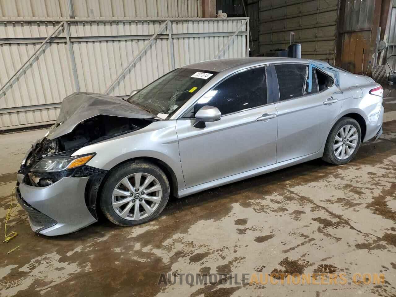 4T1B11HK9JU082625 TOYOTA CAMRY 2018