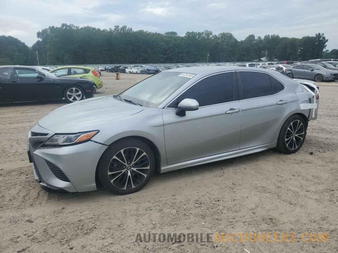 4T1B11HK9JU087243 TOYOTA CAMRY 2018