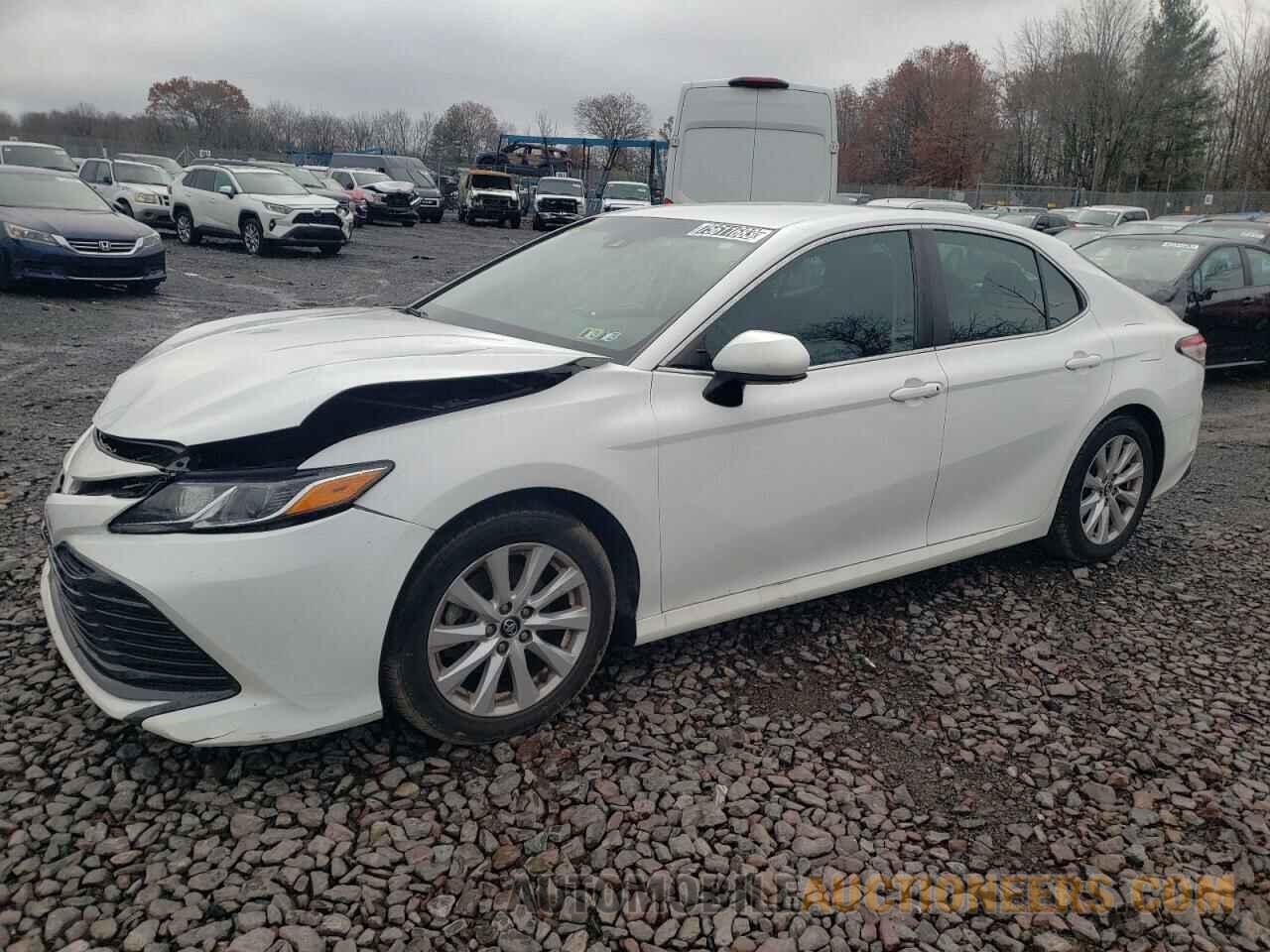 4T1B11HK9JU087937 TOYOTA CAMRY 2018