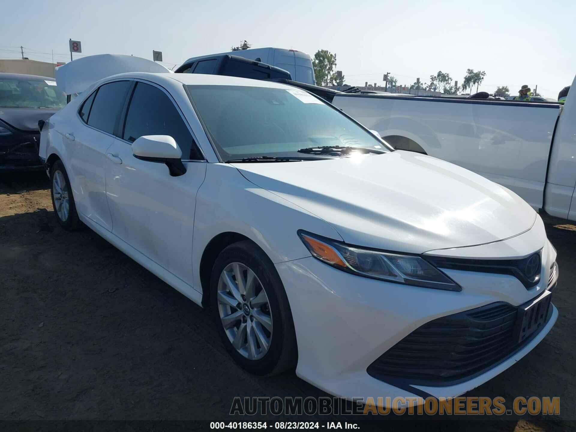 4T1B11HK9JU089137 TOYOTA CAMRY 2018