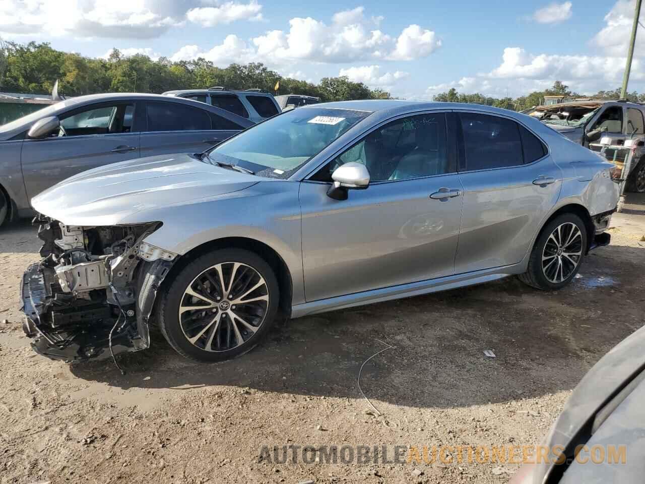 4T1B11HK9JU096394 TOYOTA CAMRY 2018