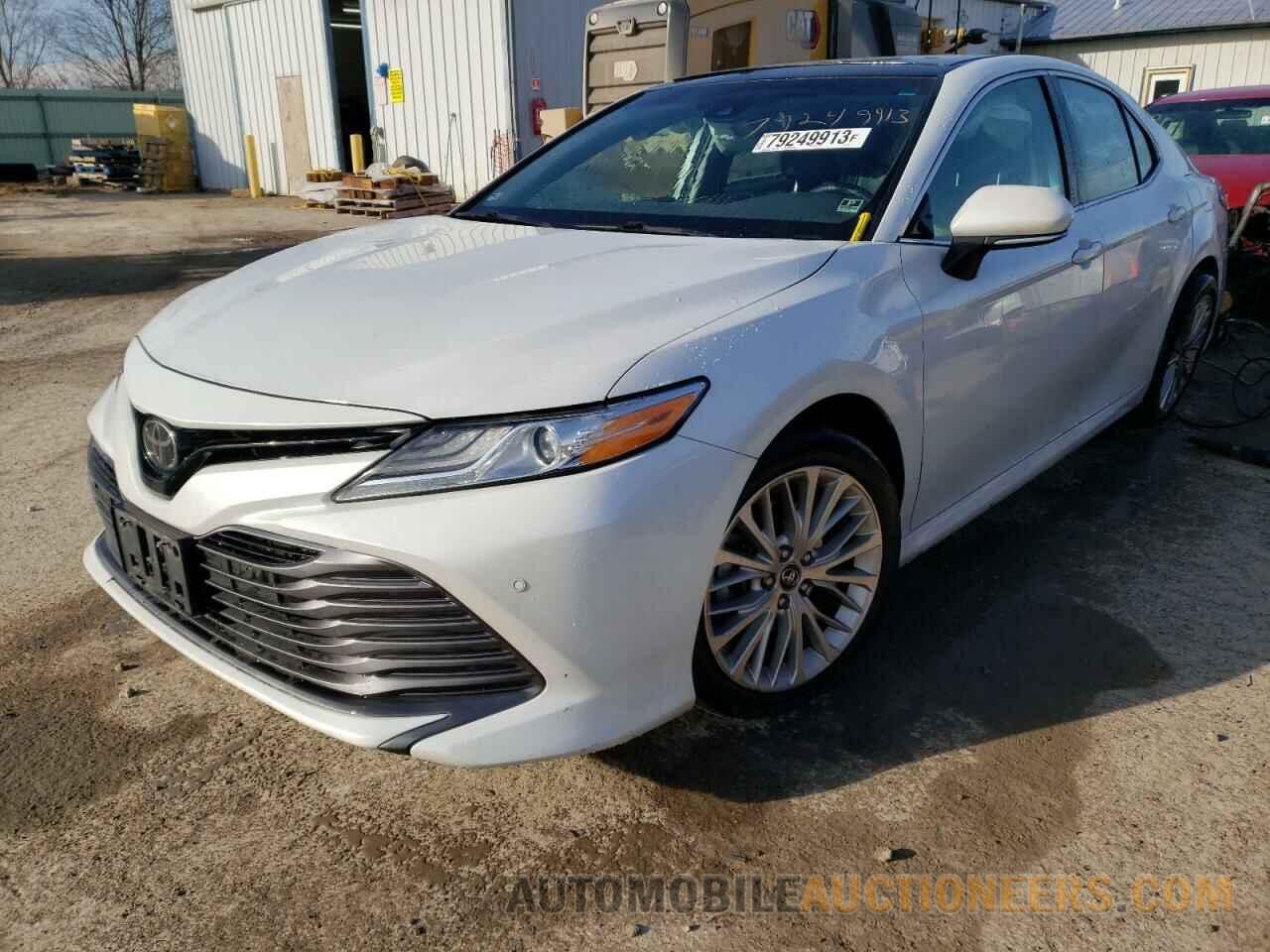 4T1B11HK9JU096427 TOYOTA CAMRY 2018